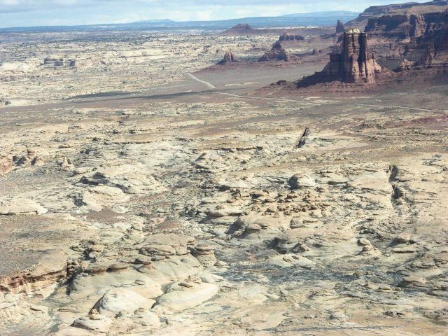 Hardly any vegetation at all on the yellow sandstone and reddish interlayered shale and sandstone Picture