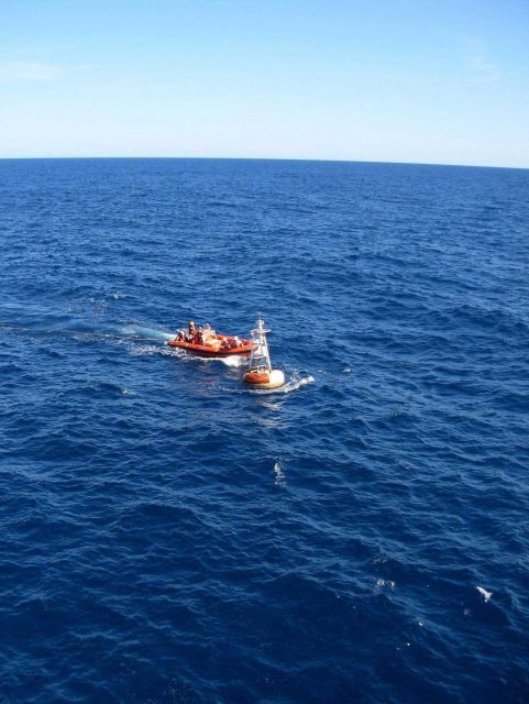 TAO buoy operations off the NOAA Ship Ka'imimoana Picture