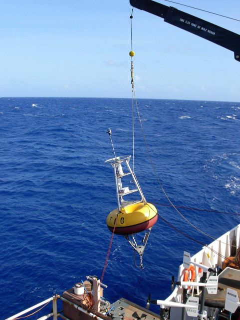 TAO buoy operations off the NOAA Ship Ka'imimoana Picture