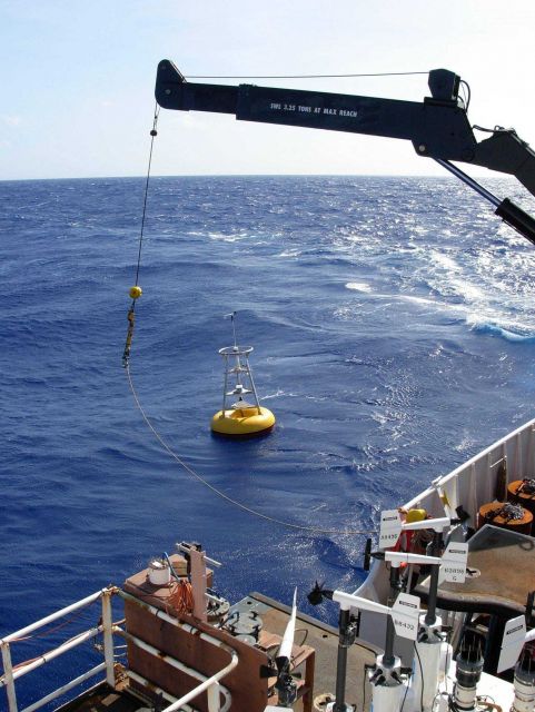 TAO buoy operations off the NOAA Ship Ka'imimoana Picture