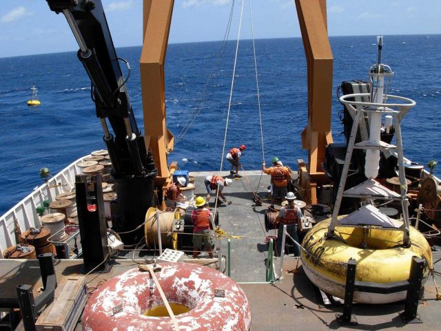 TAO buoy operations off the NOAA Ship Ka'imimoana Picture
