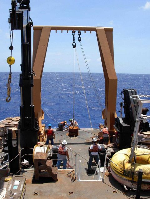 TAO buoy operations off the NOAA Ship Ka'imimoana Picture