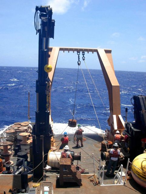 TAO buoy operations off the NOAA Ship Ka'imimoana Picture