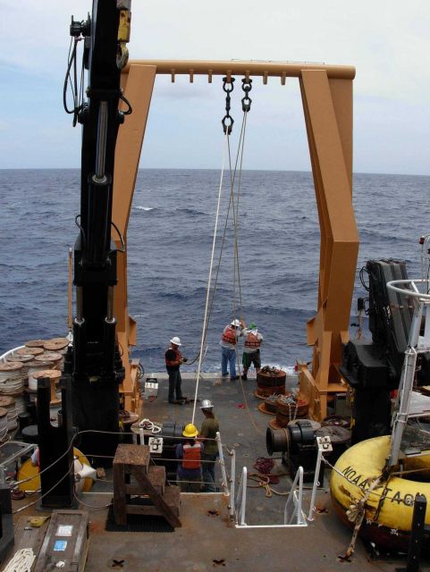 TAO buoy operations off the NOAA Ship Ka'imimoana Picture