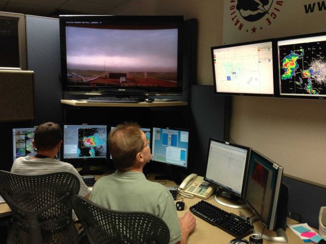 NWSFO Lubbock on duty during severe weather event Picture