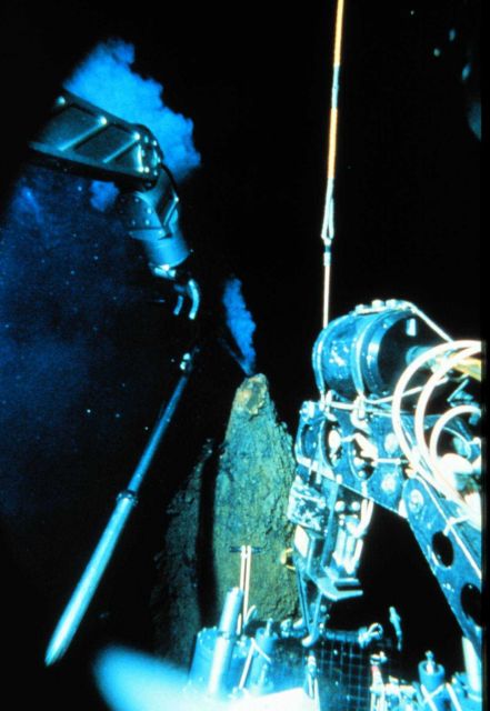 Sub samples show temperatures in hydrothermal vents exceed 300 degrees celsius. Picture