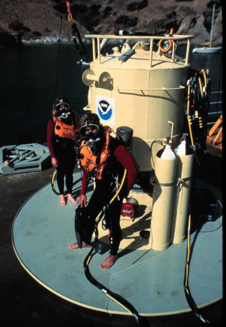 Surface supply delivers unlimited air to the divers, but keeps them on a leash. Picture