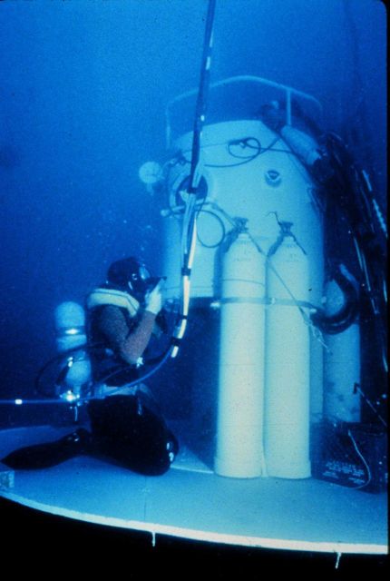 Dive bells provide a stable mid-water station for air,and communications. Picture