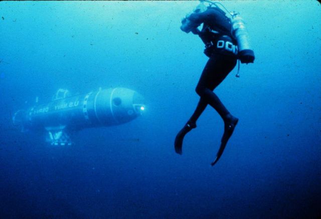 DSRV manned sub Picture