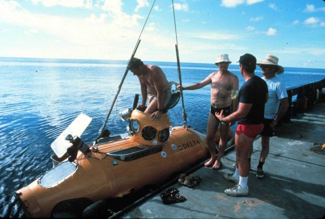 DELTA loads up for diving to study geology in the Bahamas. Picture