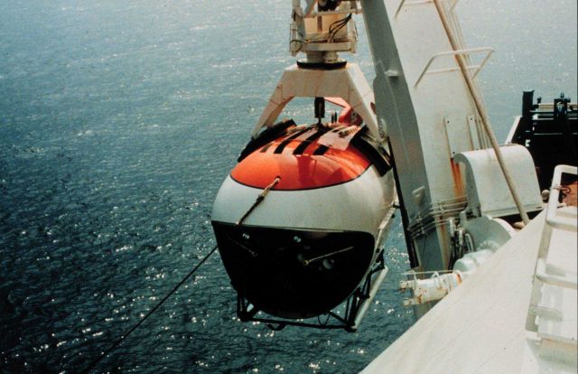 MIR prepares to dive to over 6000 meters, second to SHINKAI 6500. Picture