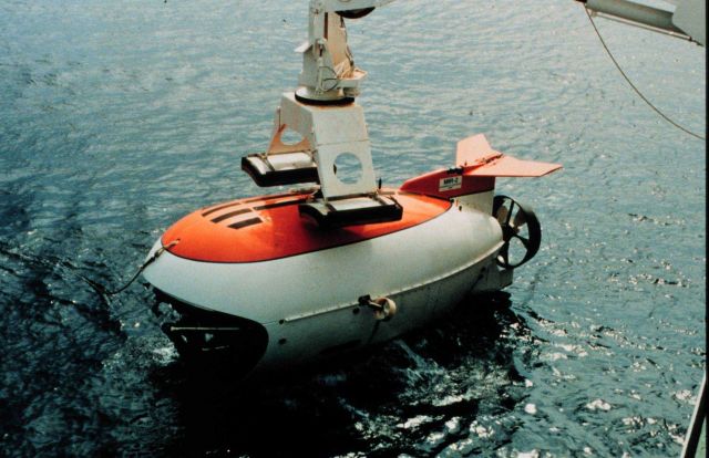 Two MIR subs took underwater footage appearing in the movie 