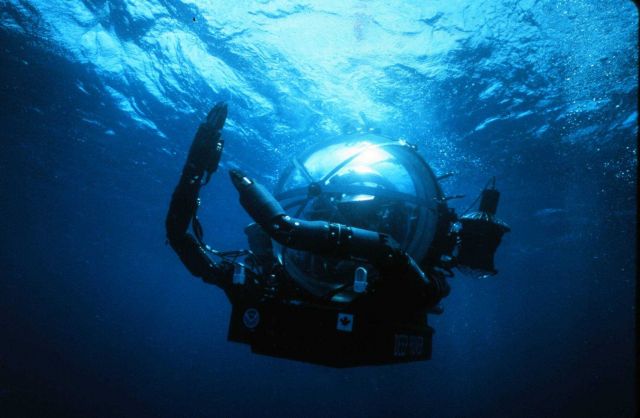 Deep Ocean Engineering's DEEP ROVER one person sub dives to 300 meters. Picture