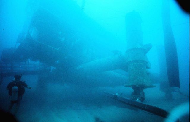 AQUARIUS post-hurricane Hugo-- 6 feet of sand scoured from beneath leg. Picture