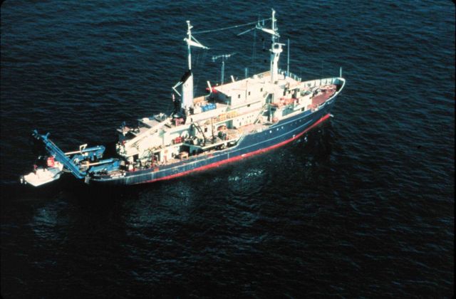 ALVIN and her support ship R/V Atlantis. Picture
