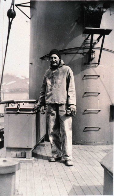 Lieutenant Raymond M Picture