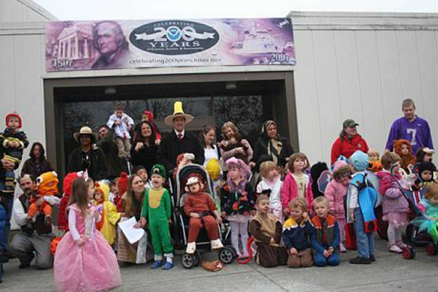 200th Greetings from Seattle, Washington!The children of the on-site daycare Little Anchor, their teachers and the parents parade through the NOAA hal Picture