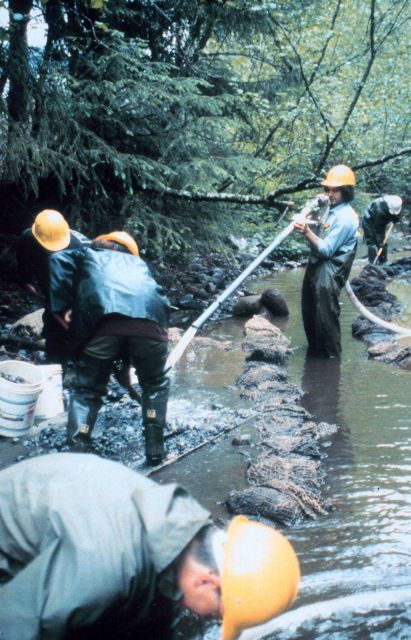 Water is pumped onto the screen to sort sand and silt from the gravel. Picture
