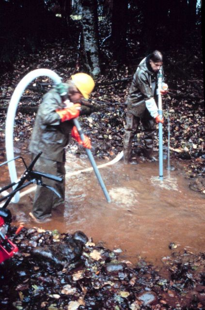 The pumps blow air into the sand and gravel to loosen the sediments. Picture