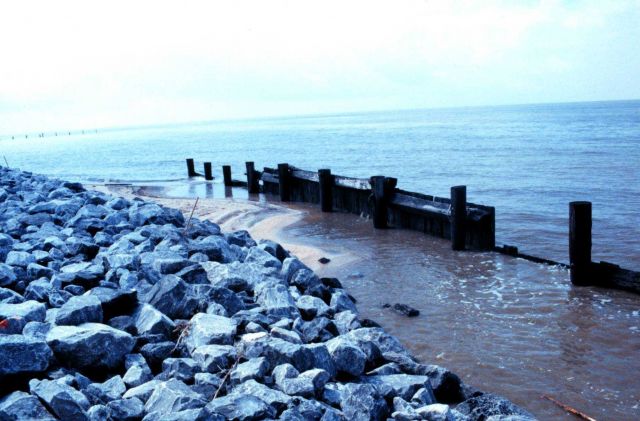 Rock in front of the stub canal. Picture