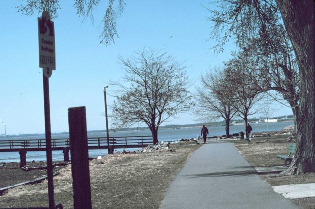 Heritage Path, Delaware River in the background Picture