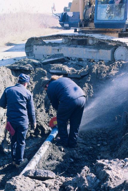 This image shows cutting through a water pipe that allowed workers to continue the restoration work. Picture
