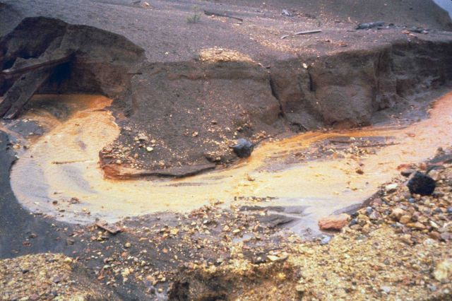 Surface run off, waste pile at Iron Mountain Mine. Picture