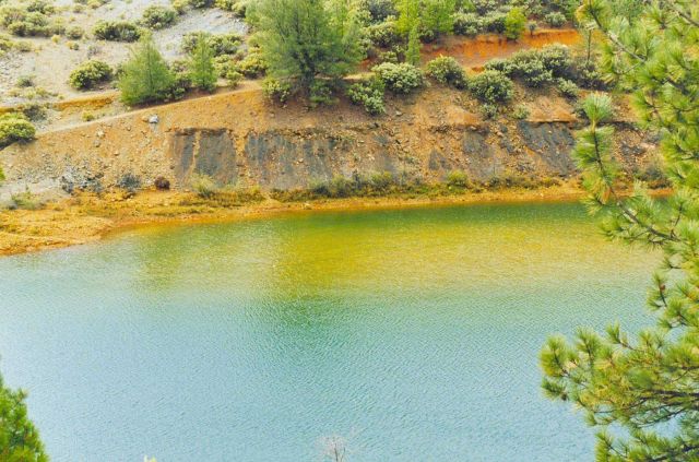 60,000 cubed yards of sludge (yellowish area) at 1% cu in the Spring Creek arm of Keswick Reservoir. Picture
