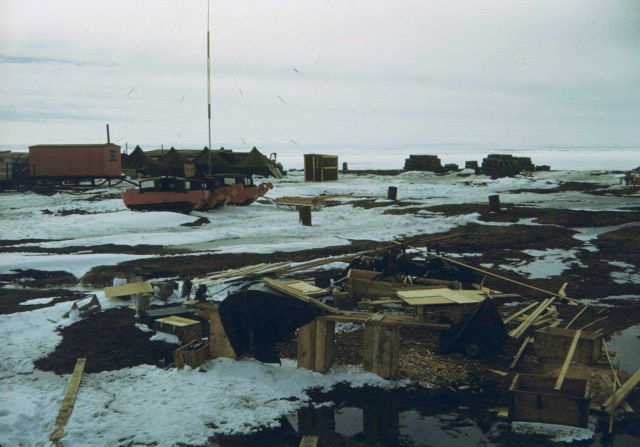 Camp at Tigvariak Island. Picture