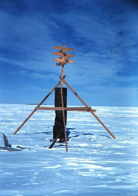 A triangulated hydro signal on Tigvariak Island Picture