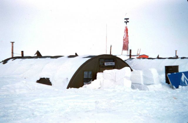 Drifting snow at Tigvariak Camp Picture
