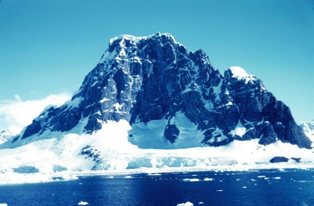 Cruising in Lemaire Channel Picture
