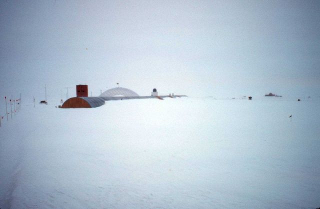 Without buildings and markers, it would be difficult to tell which way is up on this gray day. Picture