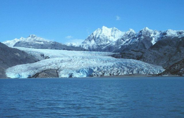 Riggs Glacier, Muir Inlet, Glacier Bay. Picture