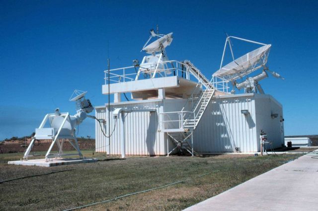 Radio telescopes at Learmonth Observatory. Picture