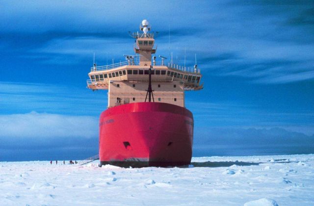 Bow shot of National Science Foundation, Research Ice Breaker NATHANIEL B Picture