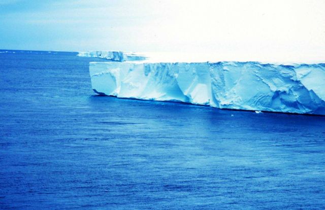 The seaward edge of the floating Ross Ice Shelf Picture