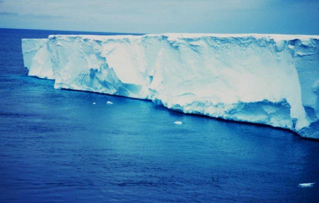 The seaward edge of the floating Ross Ice Shelf Picture