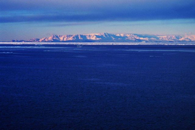 Transantarctic Mountains along the western edge of the Ross Sea Picture