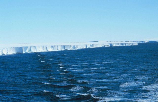 The Ross Ice Shelf from the NATHANIEL B Picture