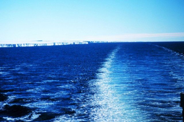The Ross Ice Shelf from the NATHANIEL B Picture