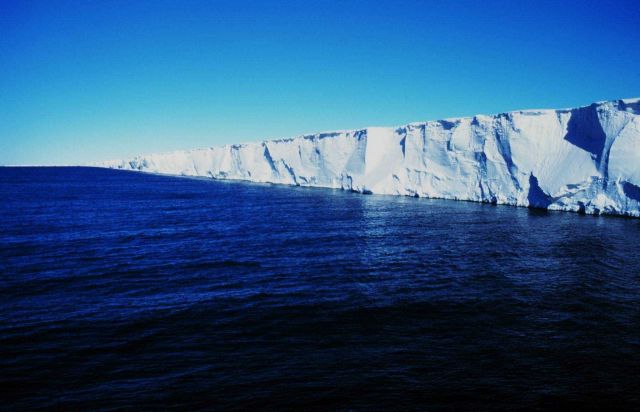 The Ross Ice Shelf from the NATHANIEL B Picture