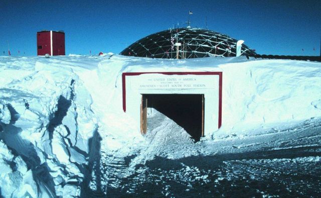 Entrance to dome at Amundsen-Scott South Pole Station Picture