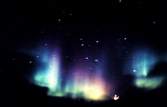 Aurora australis over South Pole Station in the 1997 austral winter. Picture