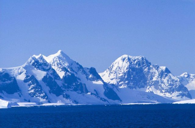 Heading toward Gerlache Strait. Picture