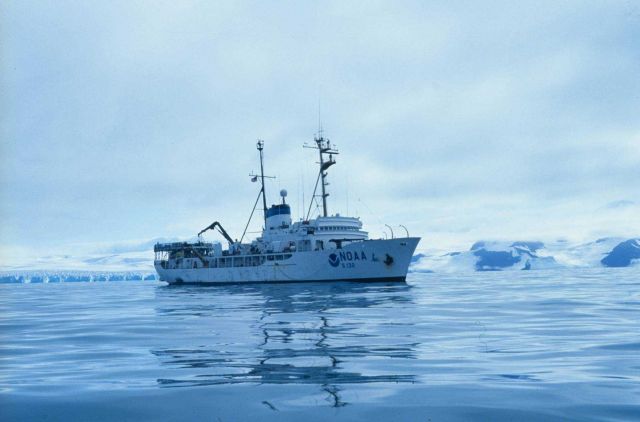 NOAA Ship SURVEYOR Picture