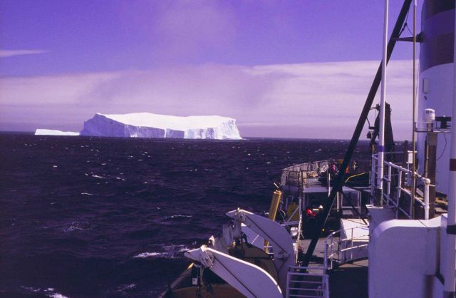 Cloud being generated by iceberg Picture