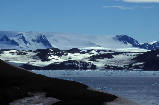Snowy landscape, South Shetland Islands. Picture