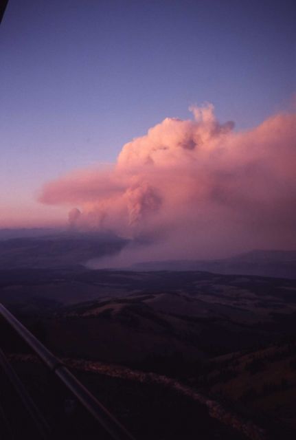 Hellroaring fire, Buffalo Plateau burning at sunset - Smoke Picture