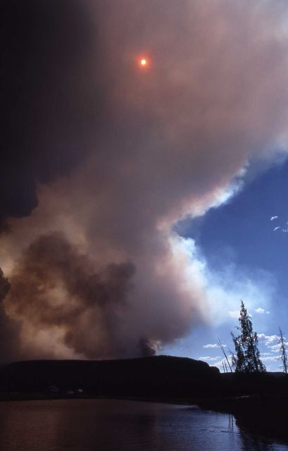 Smoke blocking out sun at Terrace Spring - North Fork fire Picture